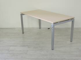 Bureau Oxford met ahorn blad en alu frame