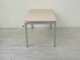 Bureau Oxford met ahorn blad en alu frame