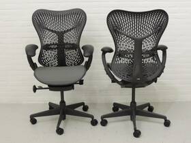 Herman Miller Bureaustoel Mirra, kleur grijs