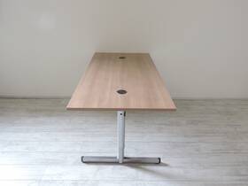 Gispen vergadertafel