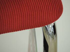Gispen 412 hocker Manchester ribstof felrood - detail van de stoffering