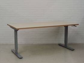 Bureau r.m. 160x80 hoogte verstelbaar d.m.v. slinger