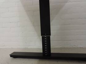 Bureau r.m. 160x80 hoogte verstelbaar d.m.v. slinger