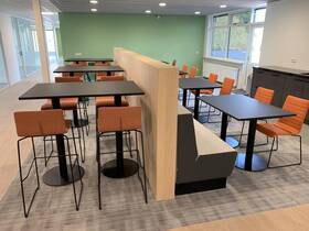 Kolom tafel met ronde voet