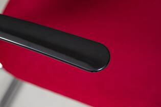 Gispen 201H ribstof Manchester felrood - detail van de armlegger en stof