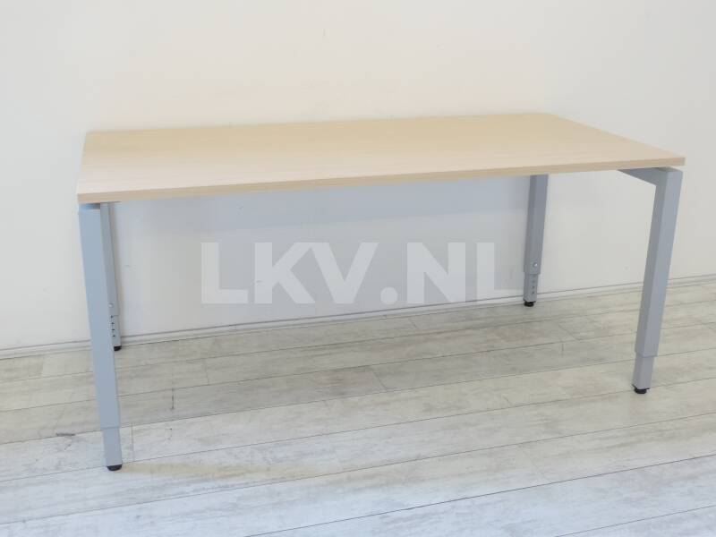 Bureau N-poot 180 voorkant