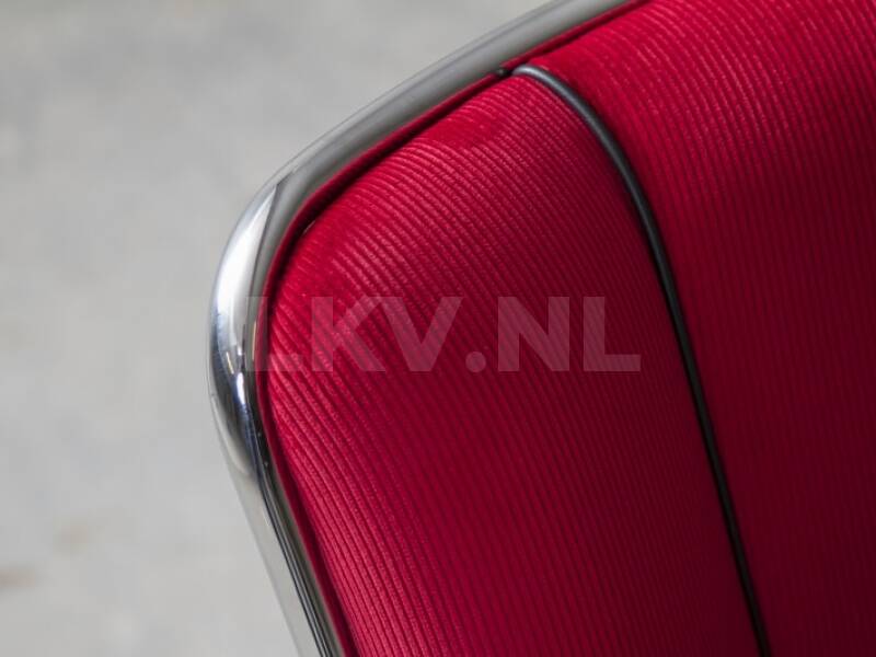 Gispen 412S fel rood detail