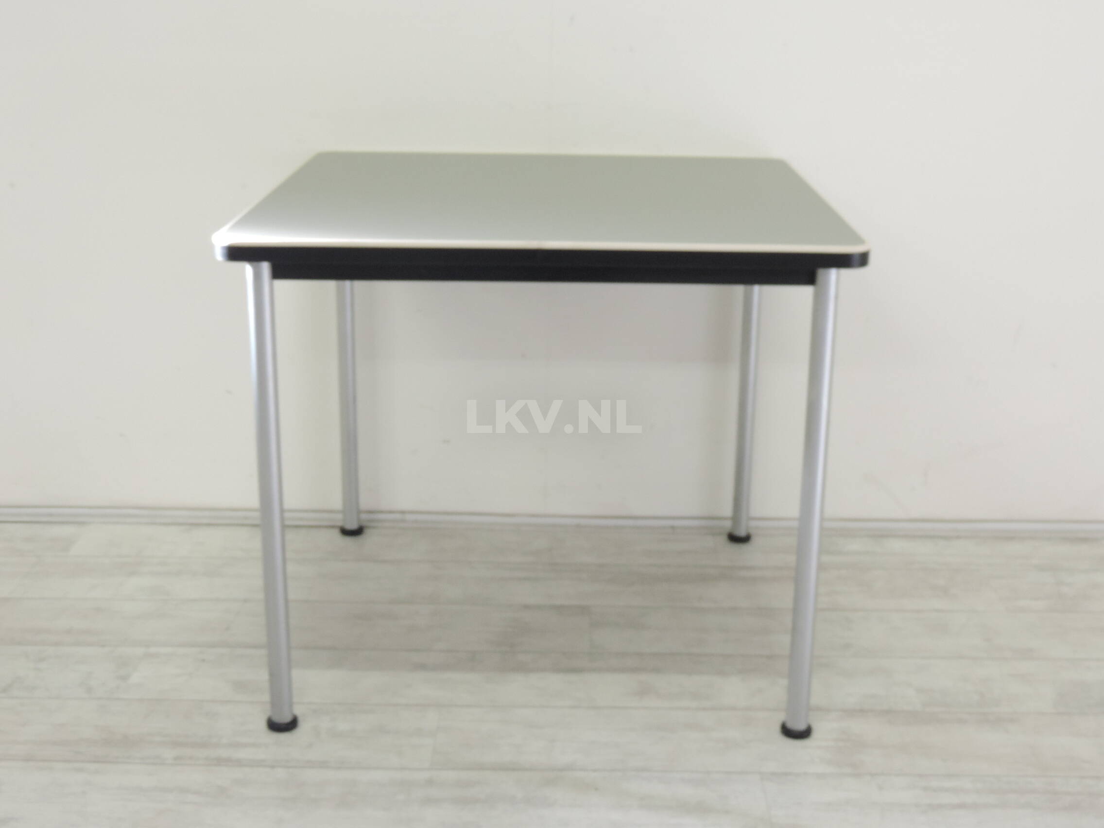 Eetkamertafel Gispen 515 90x90 grijs