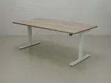 Zit-sta bureau GT-VO met wit frame en halifax blad