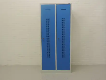 Kledingkast blauw