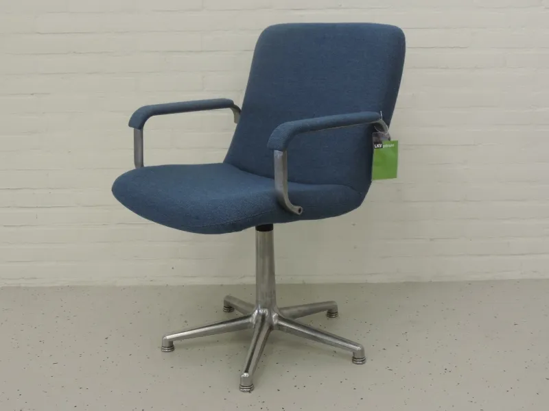 Artifort stoel blauw