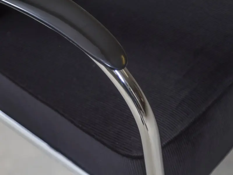 Gispen AA zwart rib detail