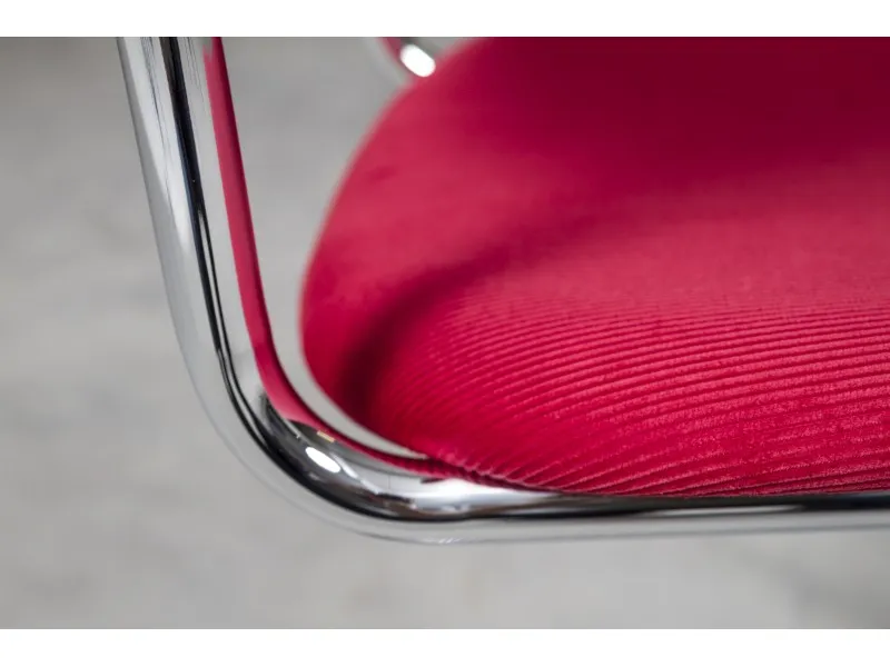 Gispen Today 1001 Manchester ribstof fel rood - detail van de stoffering