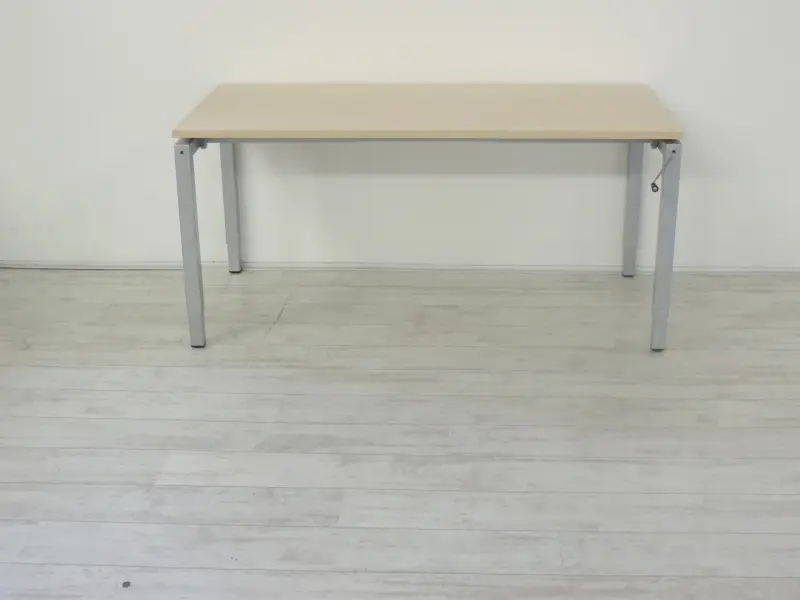 Bureau Oxford met ahorn blad en alu frame