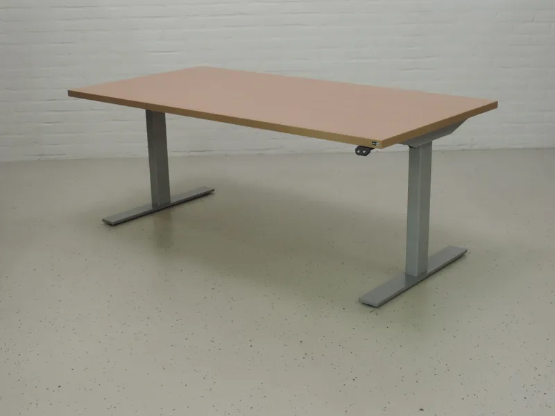 Zit-sta bureau GT-VO met alu frame en beuken blad