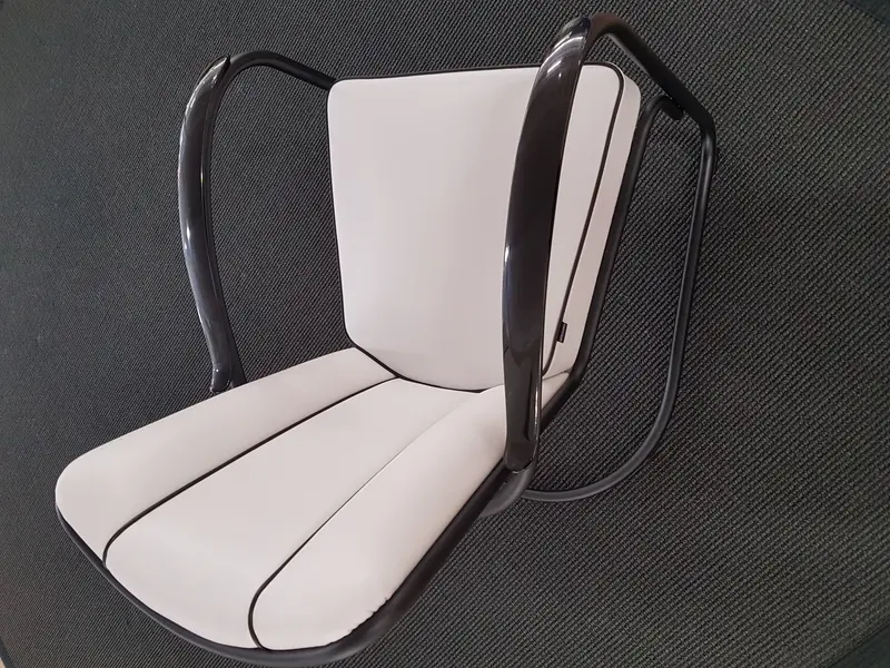 Gispen 412S zwart frame + Bekleding WIT  Leer