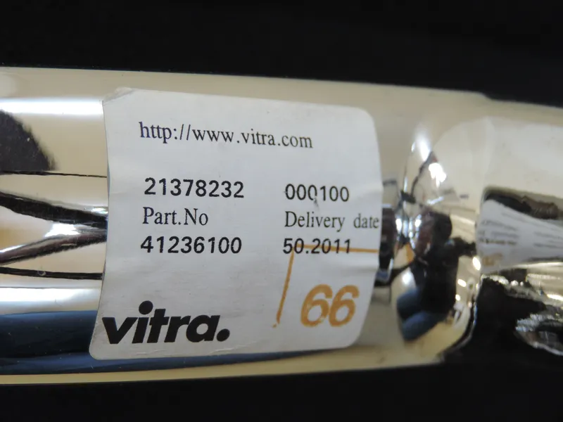 Vitra EA 108 Hopsak stoel zwart
