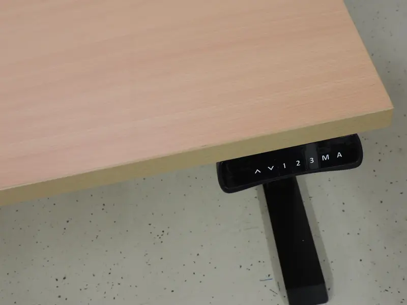 Elektrisch verstelbaar zit-sta bureau