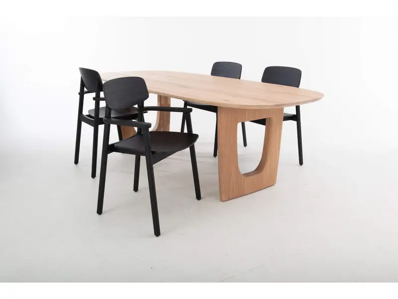 GIJS  eetkamertafel / vergadertafel